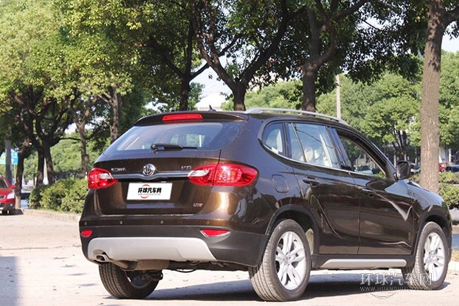 2012款 1.5T 自動四驅豪華型