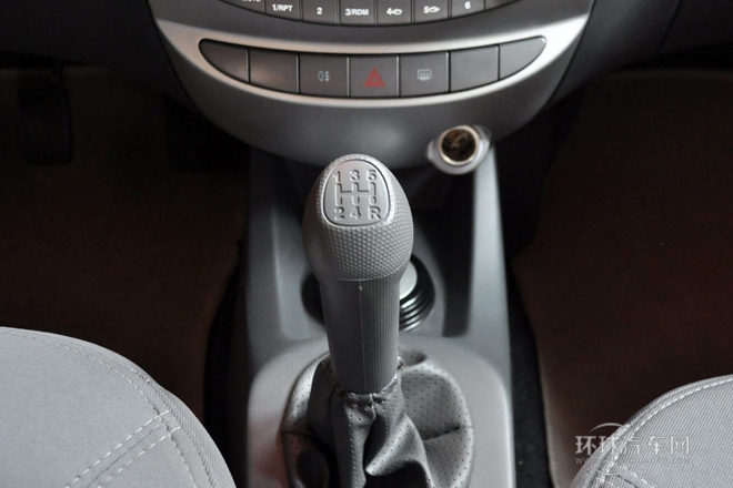 2011款 1.0L 手動(dòng)智惠型