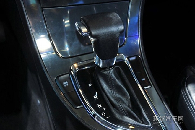 2012款 1.5T 自動四驅(qū)尊貴型