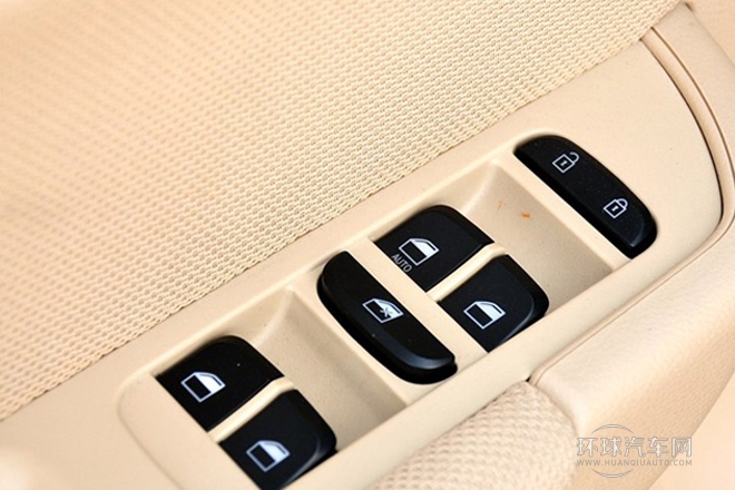 2012款 1.6L 自動豪華型