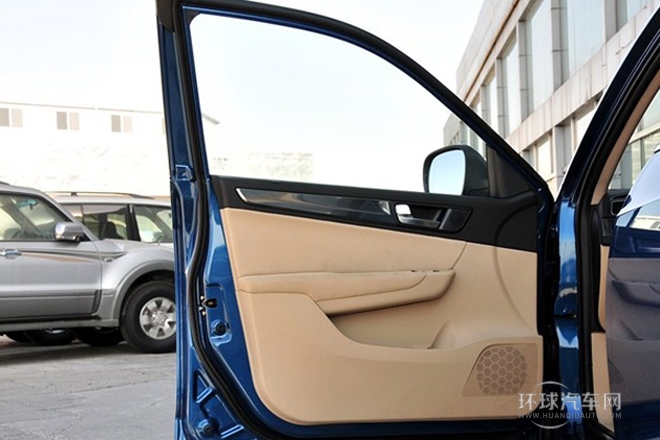 2012款 1.6L 自動豪華型