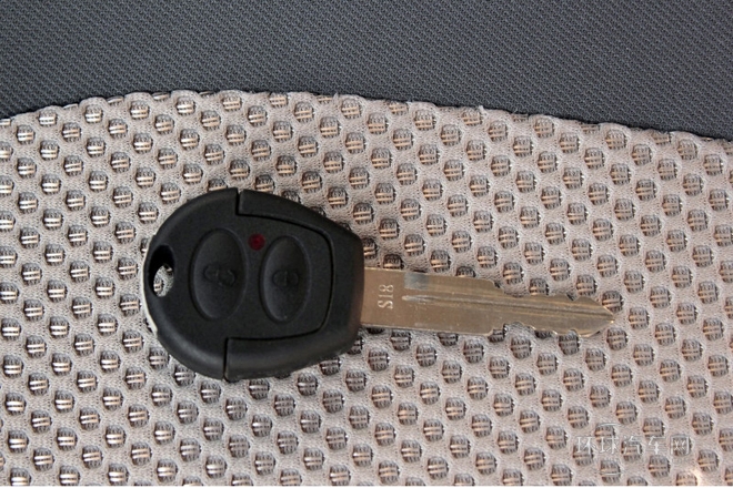 2011款 1.0L 手動智尊型