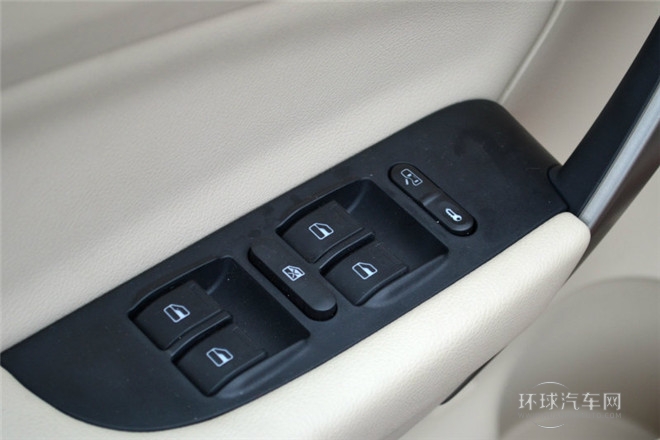 2012款 兩廂 1.6L CVT進取型