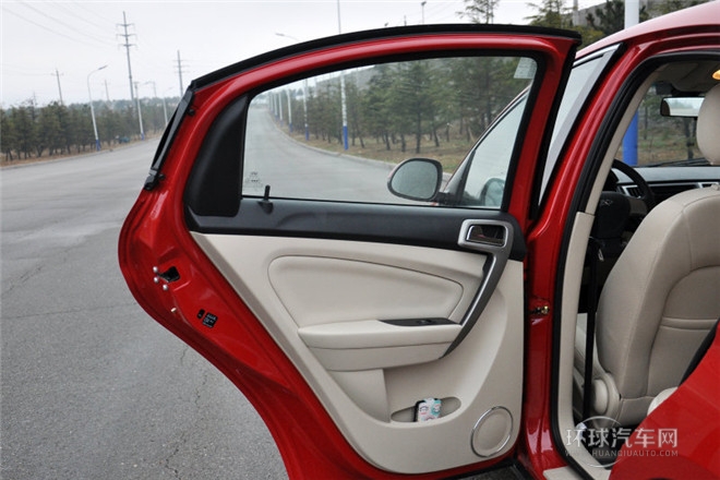 2012款 兩廂 1.6L CVT進(jìn)取型