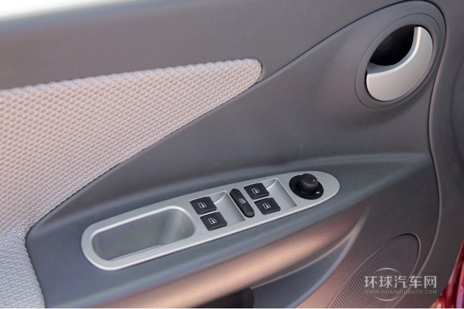 2011款 1.0L 手動智尊型