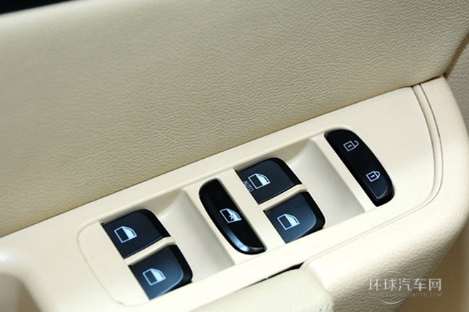 2012款 1.6L 自動尊貴型