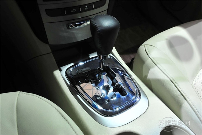 2012款 三廂 1.6L CVT尊貴型