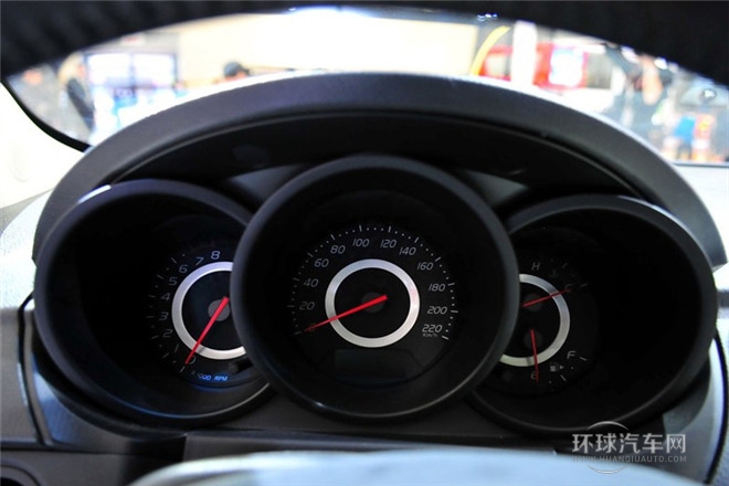 2012款 三廂 1.6L CVT尊貴型