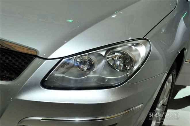 2012款 三廂 1.6L CVT尊貴型