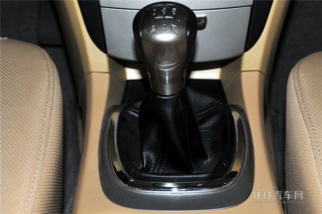 2010款 改款兩廂 1.6L 手動(dòng)進(jìn)取型