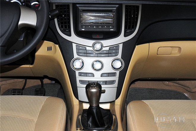 2010款 改款兩廂 1.6L 手動進取型