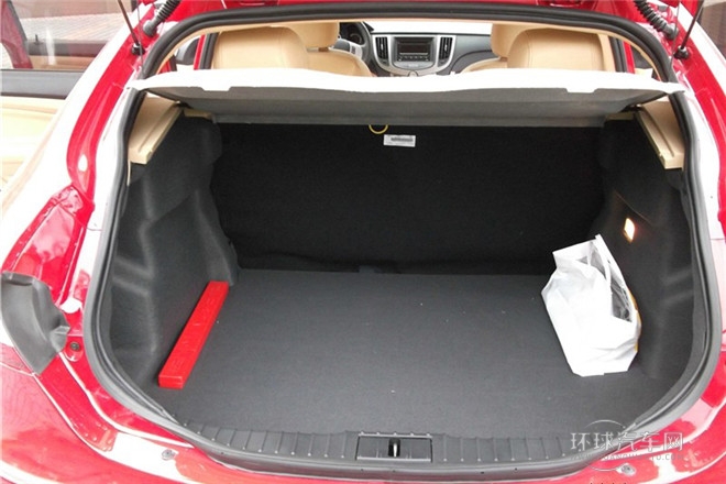 2010款 改款兩廂 1.6L 手動尊貴型