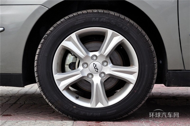 2010款 改款三廂 1.6L 手動(dòng)進(jìn)取型