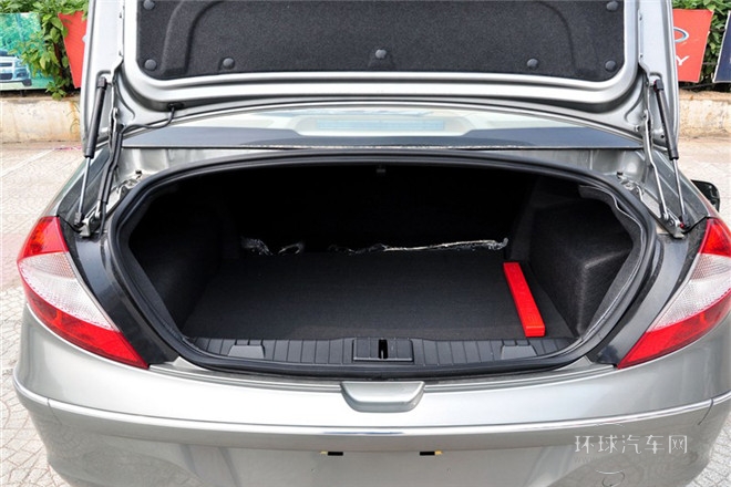 2010款 改款三廂 1.6L 手動進(jìn)取型