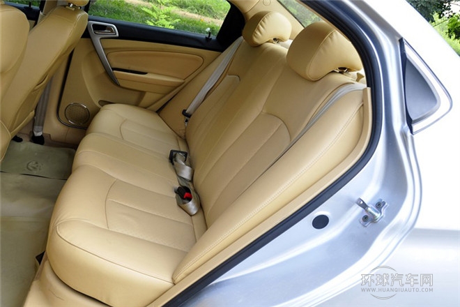 2010款 改款三廂 1.6L 手動(dòng)尊貴型