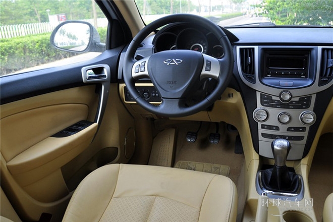 2010款 改款三廂 1.6L 手動尊貴型