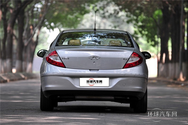 2010款 改款三廂 1.6L 手動尊貴型