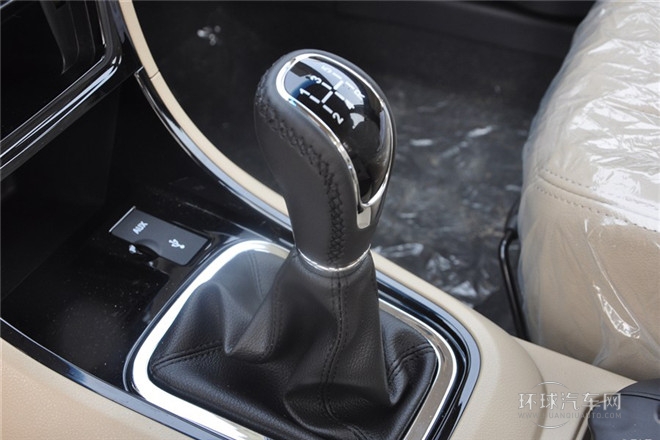 2013款 1.5L 手動尊尚型