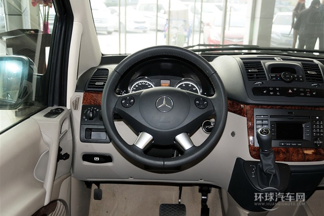 2012款2.5L尊貴版