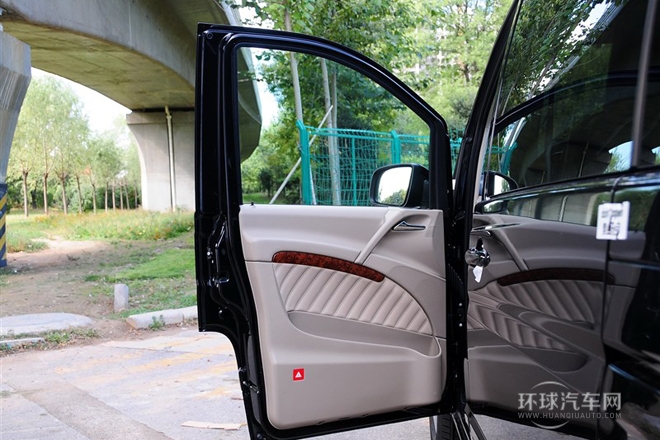 2012款3.5L勁馳版