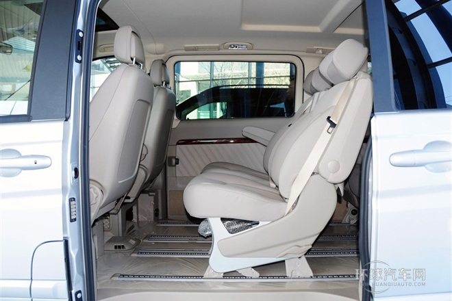 2013款3.0L舒適版