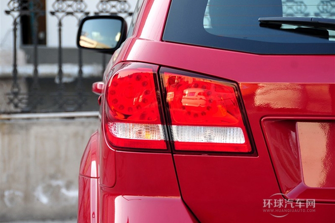 2012款 2.4L 舒適版