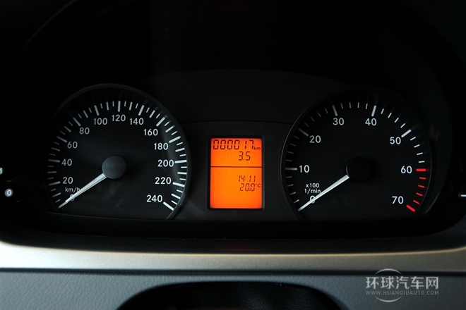 2013款3.0L商務(wù)版