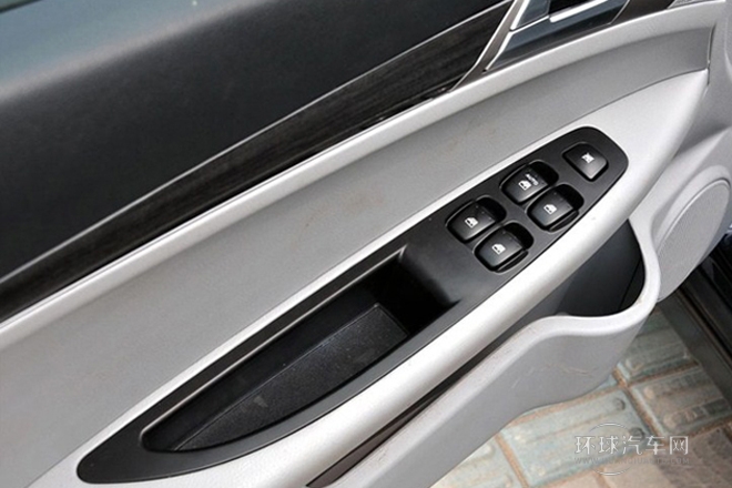 2011款 1.6L 手動舒適型