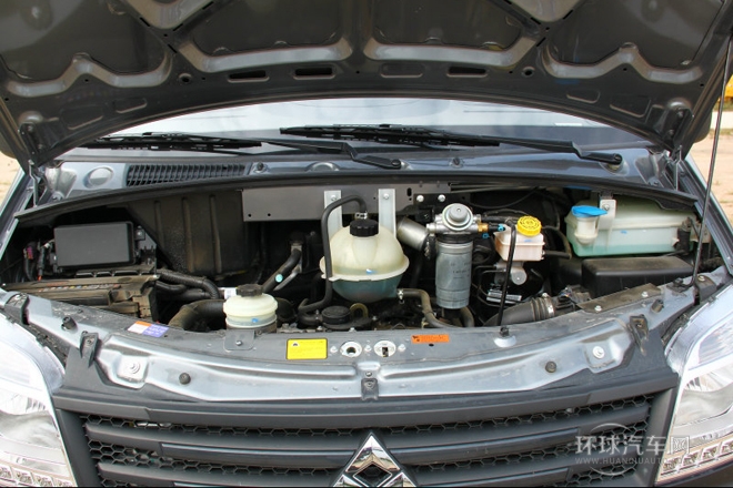 2014款 2.5T傲運通短軸低頂