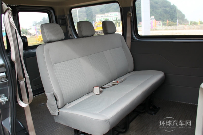 2014款 2.5T傲運(yùn)通短軸低頂