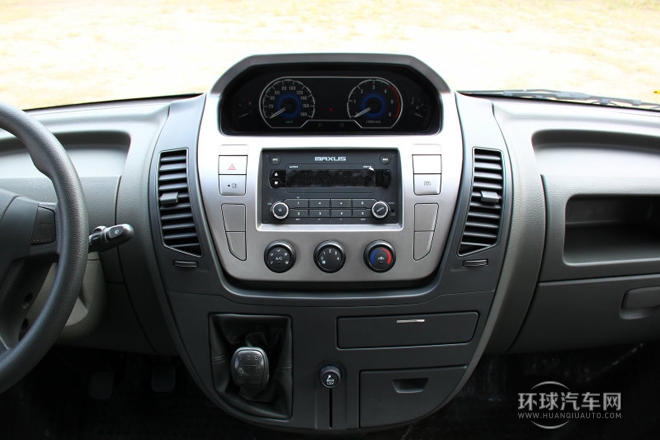 2014款 2.5T傲運通短軸低頂