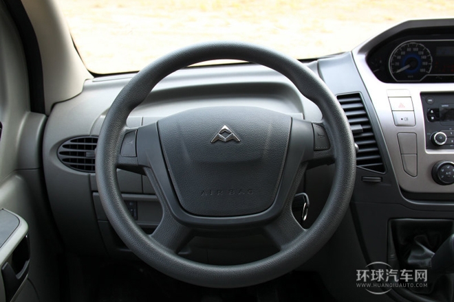 2014款 2.5T傲運通短軸低頂