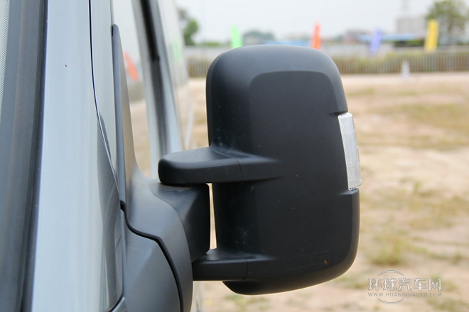 2014款 2.5T傲運通短軸低頂