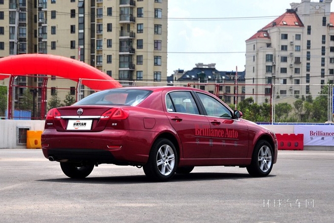 2011款 1.8T 手動(dòng)豪華型