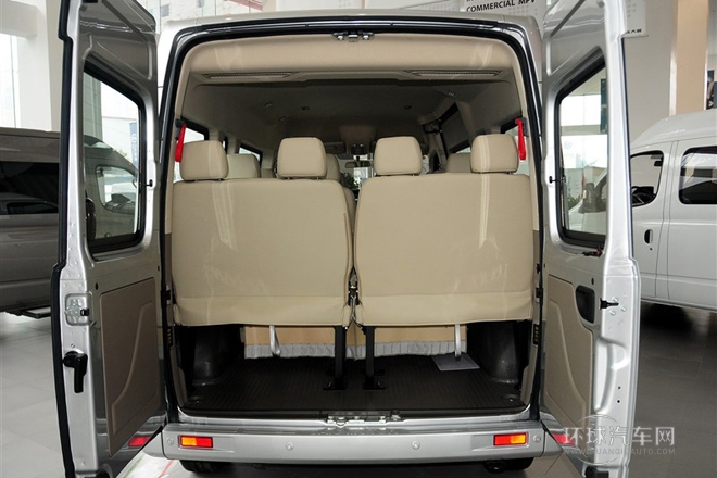 2014款 2.5T商杰版長軸中頂