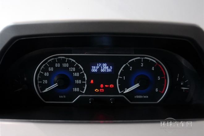 2014款 2.5T商杰版長軸中頂