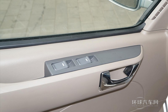 2014款 2.5T商杰版長軸高頂