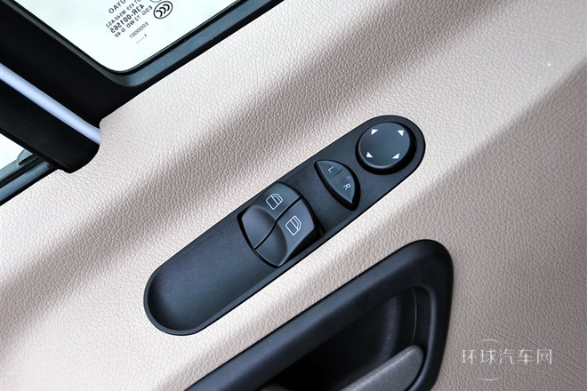 2012款2.1T尊旅中軸版