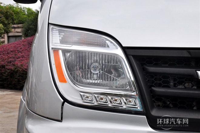 2013款 2.5T適尊房車C型-商務(wù)版