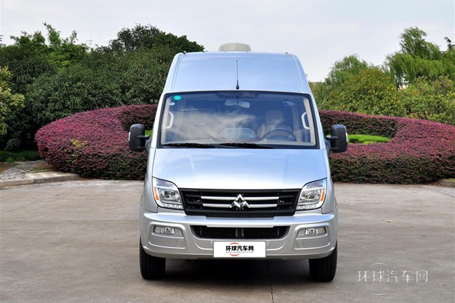 2013款 2.5T適尊房車C型-商務(wù)版