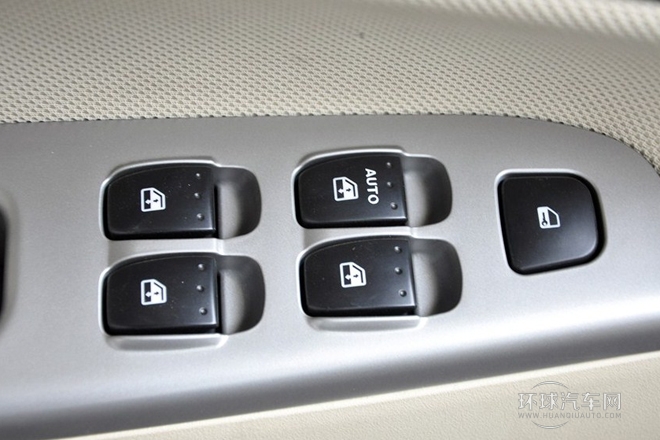 2011款 1.5L 手動(dòng)經(jīng)典型