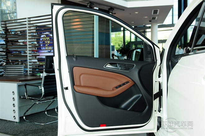 2013款B260 2.0T 雙離合