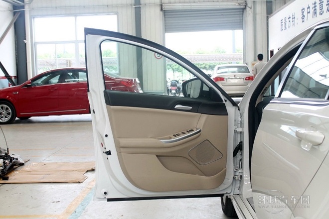 2013款 經典版 550 1.8L 自動豪華型