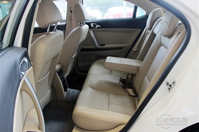 2013款 經典版 550 1.8L 自動豪華型