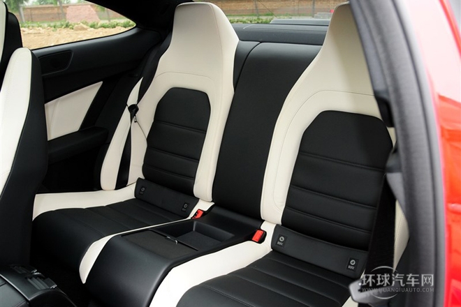 2012款C63 AMG Coupe動(dòng)感版