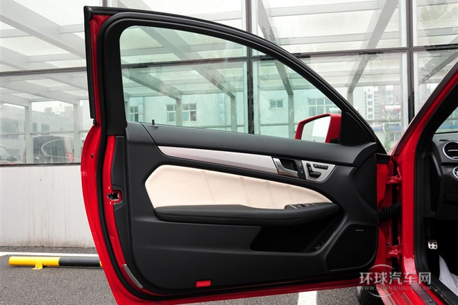 2012款C63 AMG Coupe動(dòng)感版