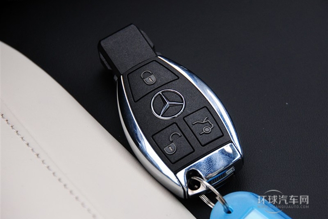 2012款C63 AMG Coupe動(dòng)感版