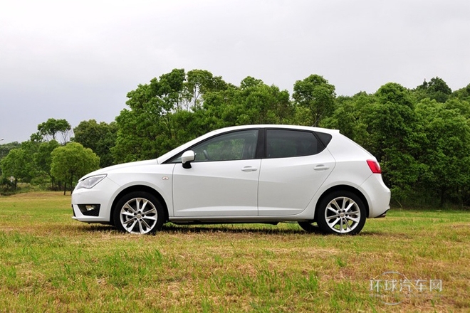 2013款 1.4TSI 5門版FR