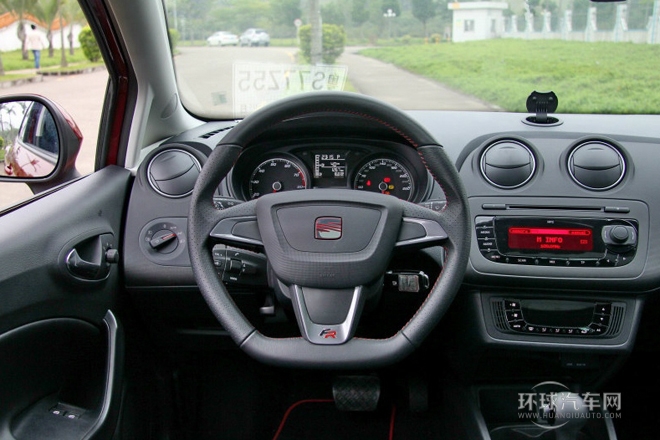 2013款 1.4TSI 3門版FR