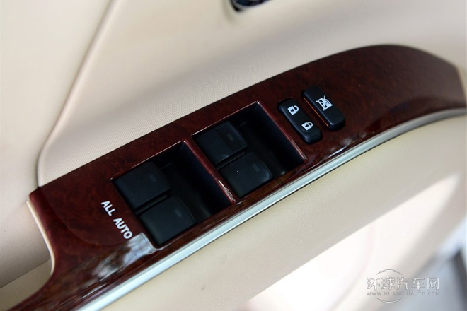 2012款 3.5 7人座豪華型